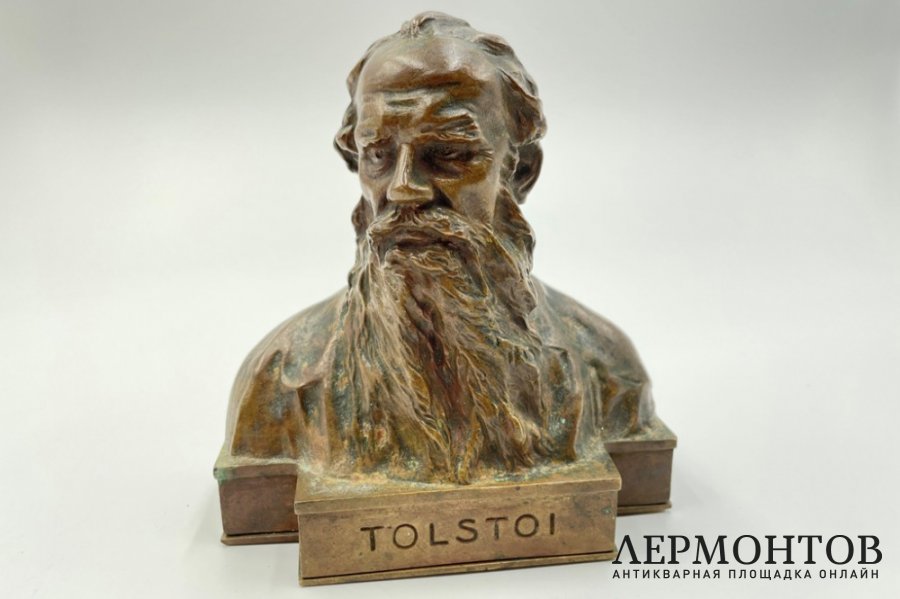 Бюст писатель Лев Толстой. Австрия, H. Muller, 1900-е гг. Бронза, патина.