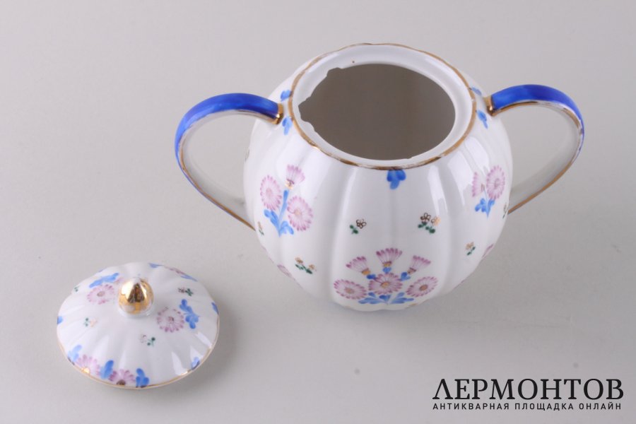 Сервиз Эгоист. Фарфор, роспись. Автор росписи А.В. Воробьевский. ЛФЗ, 1937 г.