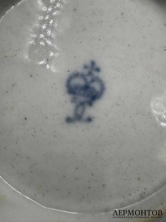 Кофейная пара с цветочным букетом. Фарфор, роспись, Ludwigsburg, Германия, 1770-е годы