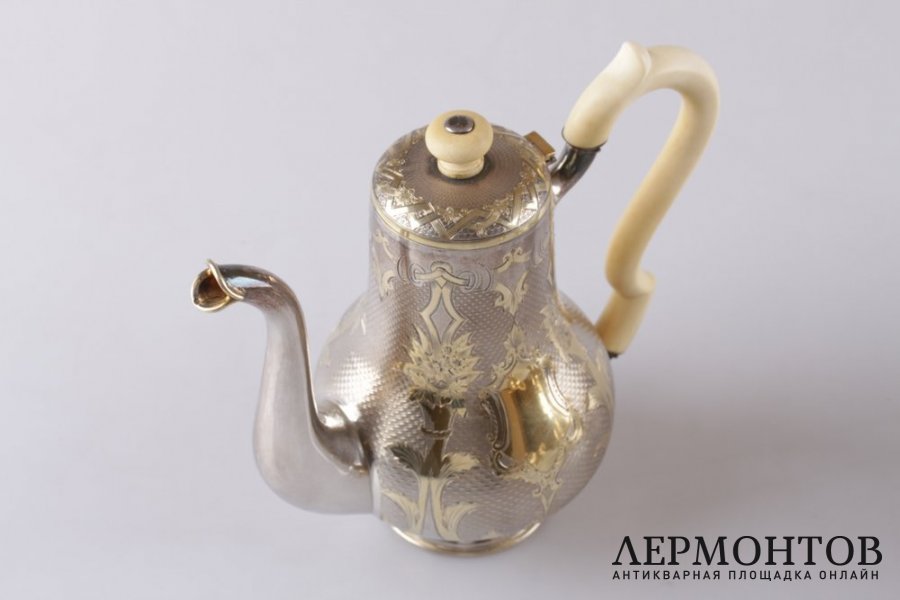 Чайный и кофейный сервиз Werner i Sa. Серебро 84 пробы. 1881 год. Российская империя