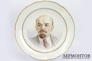 Блюдо В.И. Ленин, агитация. СССР, Дулево, В. Юрьевская, 1947 г. Фарфор, роспись.