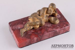Пресс-папье Лежащий мужик. Бронза, Россия, 19 век.