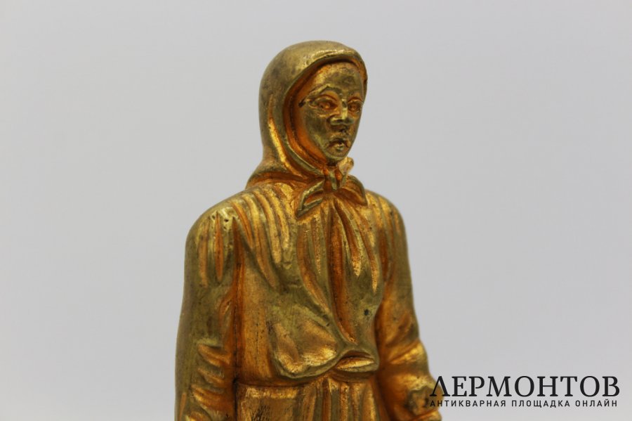 Скульптура Крестьянка. Россия, 1860-1880-е гг. Бронза, литье, золочение. Малахит.