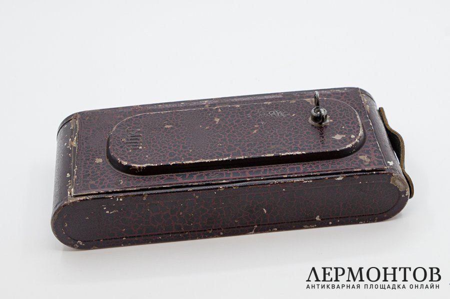 Патефон портативный Малютка. СССР, Московский патефонный завод, 1950-1956 гг. Рабочий
