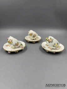Кофейная пара с лепными цветами. Фарфор, роспись, Meissen, Германия, начало 19 века