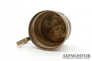 Подстаканник Жбан. Россия, фабрика Братьев Бух, 1872-1896 гг. Латунь.