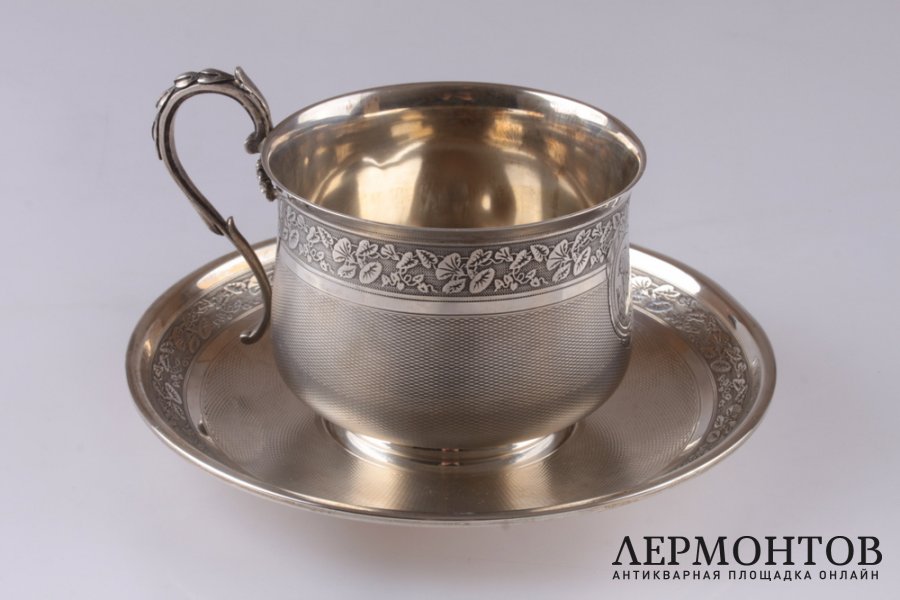 Чайная пара Hector Alfred. Серебро 950 пробы, гильоше. Конец XIX в. Франция