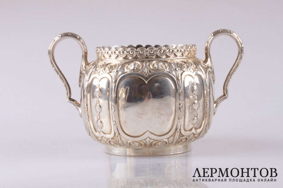 Чайный сервиз Roberts  Belk. 1863 год. Серебро 925 пробы. Англия