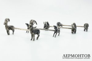 Набор подставок под приборы с фигурками животных. Перв. треть 20 в. Металл.