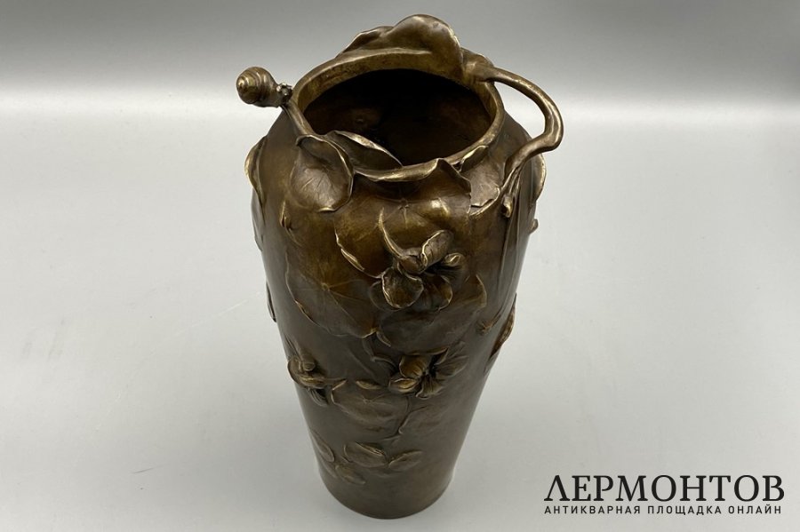 Ваза в стиле Модерн. Франция, 1900-е гг. Бронза.