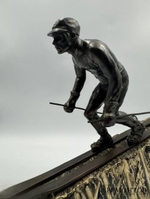 Статуэтка «Лыжник» в стиле ар-деко. Шпиатр, Германия, 1930–1940 годы