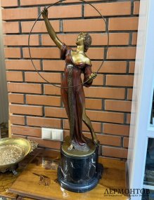 Скульптура Девушка с обручем в ст. Ар Деко. Германия, 1930-е гг. Бронза, цветн. лаки.