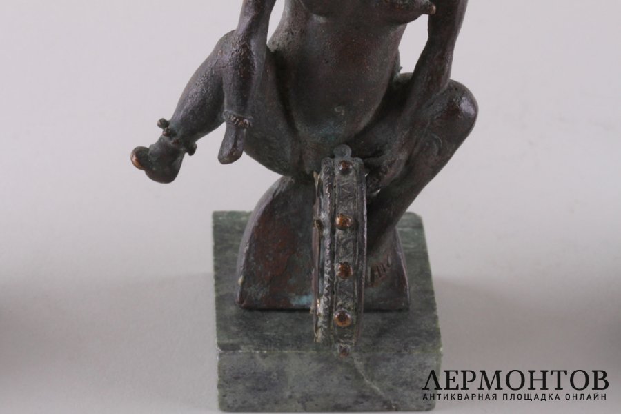 Триптих Мелкие страсти. С.А. Савин. Бронза, камень. Россия, 1980-2000-е гг.