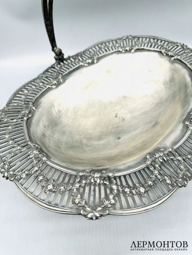 Ваза-конфетница с цветочными гирляндами. Металл, серебрение, Meriden Silver Plate, США, конец 19 века