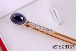 Брошь с сапфиром 2 ct и бриллиантами. СССР. Золото 583 пробы.