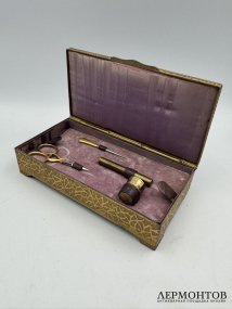 Шкатулка для рукоделия с миниатюрой. Бронза, золочение, гильошированная эмаль, Западная Европа, 19 век