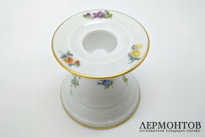 Подсвечник с цветами. Фарфор, роспись. Германия, Мейсен, 2001 год.