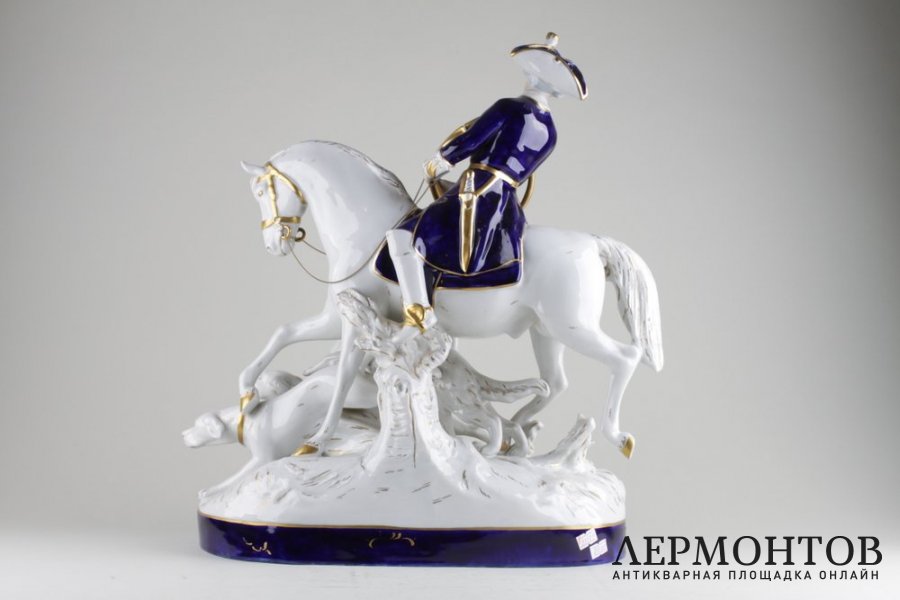 Статуэтка Охота. Фарфор. Royal Dux. Чехословакия. XX в.