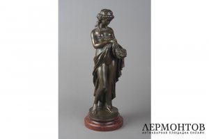 Скульптура Девочка с фруктами. Франция, Париж, автор мод. Clodion, 2 пол.19 в. Бронза