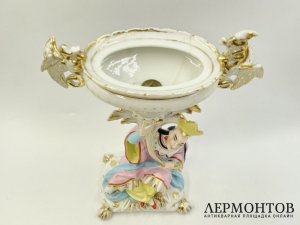 Статуэтка Восточная красавица. Россия, частный завод, 19 век. Фарфор, роспись.