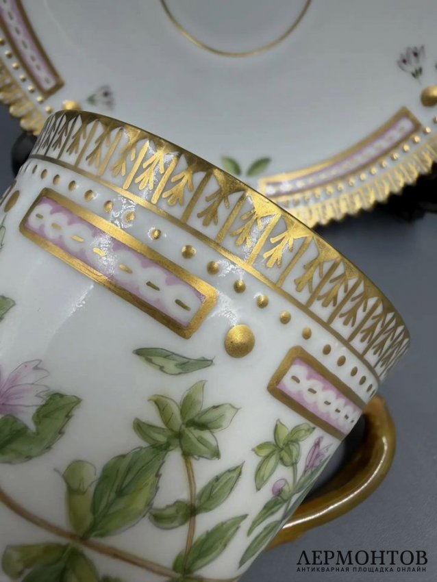 Чайная пара «Flora Danica». Фарфор, роспись, золото, Royal Copenhagen, Дания