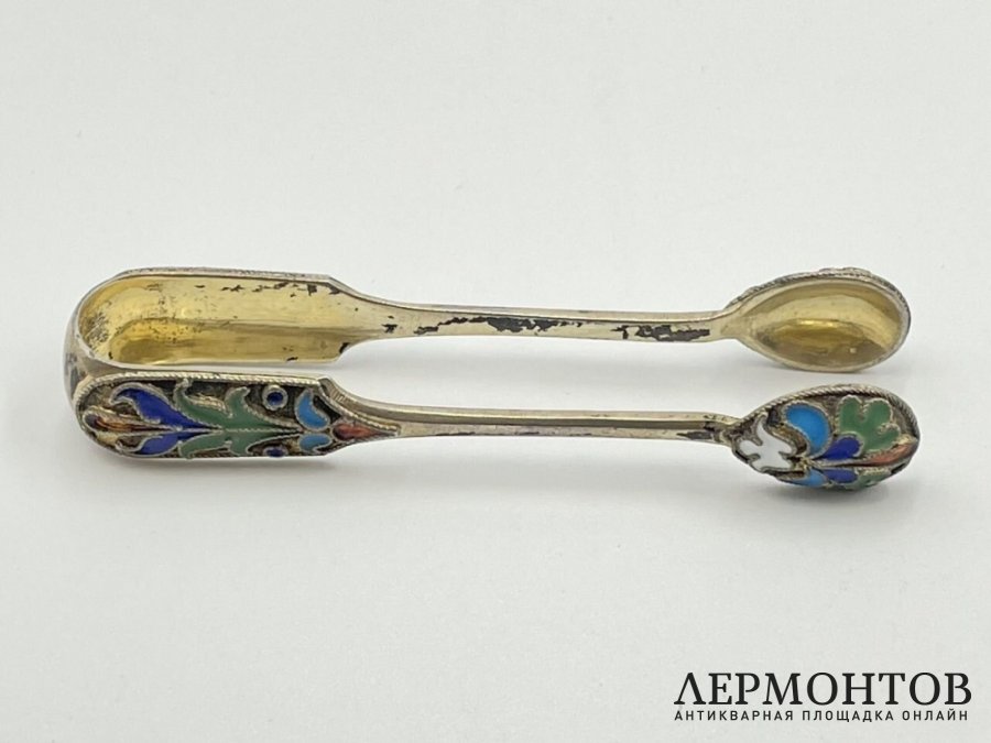 Миниатюрные щипцы. Россия, Любавин, 1900-е гг. Серебро 84 пробы, эмаль.