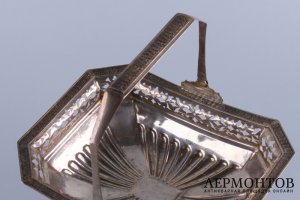 Вазочка сухарница. Яков Виберг. Серебро 84 пробы. Россия, Москва, 1839 г.