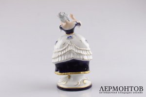 Статуэтка. Танцующая девушка. Фарфор, роспись. Royal Dux Bohemia, XX век.
