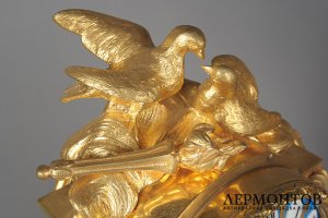 Каминная тройка Воркующие голубки. Франция, конец 19 века. Бронза, фарфор.