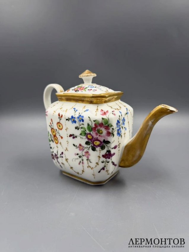 Чайник. Фарфор, роспись, золочение, «Старый Париж», Франция, около 1795–1815 годов