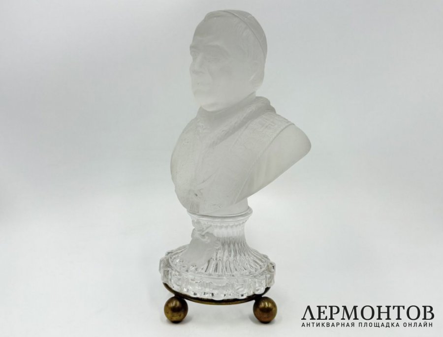 Бюст Папа Римский Пий IХ. Франция, Baccarat, 19 век. Стекло.