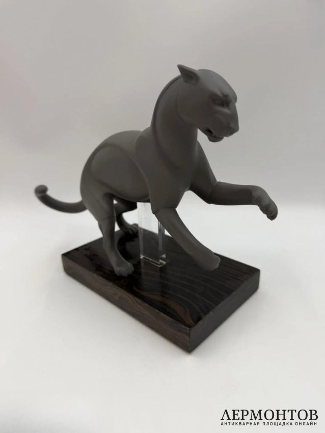 Скульптура «Пума» на постаменте. Фарфор, дерево, Lladro, Испания