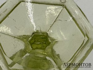 Бокал. Россия, заводы Мальцовых, 19 век. Урановое стекло.