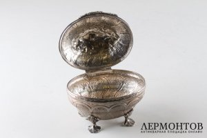 Шкатулка на ножках. Серебро  12 лот. Германия, сер. XIX в.