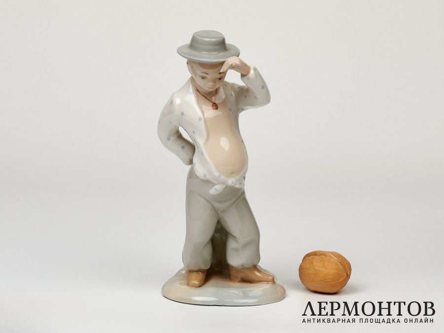 Статуэтка «Гуляка». Фарфор, M. Requena, Испания, 1970-е годы