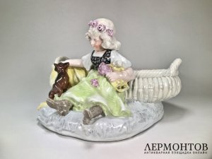Статуэтка-ваза «Девочка и такса». Bernard Bloch, Австрия, конец XIX века