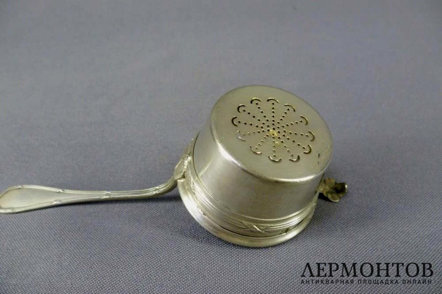 Ситечко для заварки. Серебро 950 пробы, золочение. Франция, XIX век.