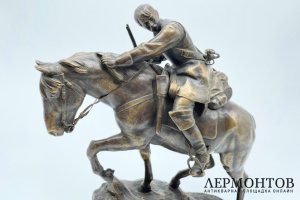 Скульптура Военный на лошади. Россия, А. Вольф, 1890-е гг. Бронза, литье, патина.