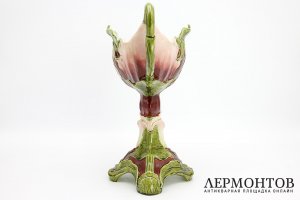 Ваза в стиле модерн. Австрия, 1900е гг. Фаянс, роспись.