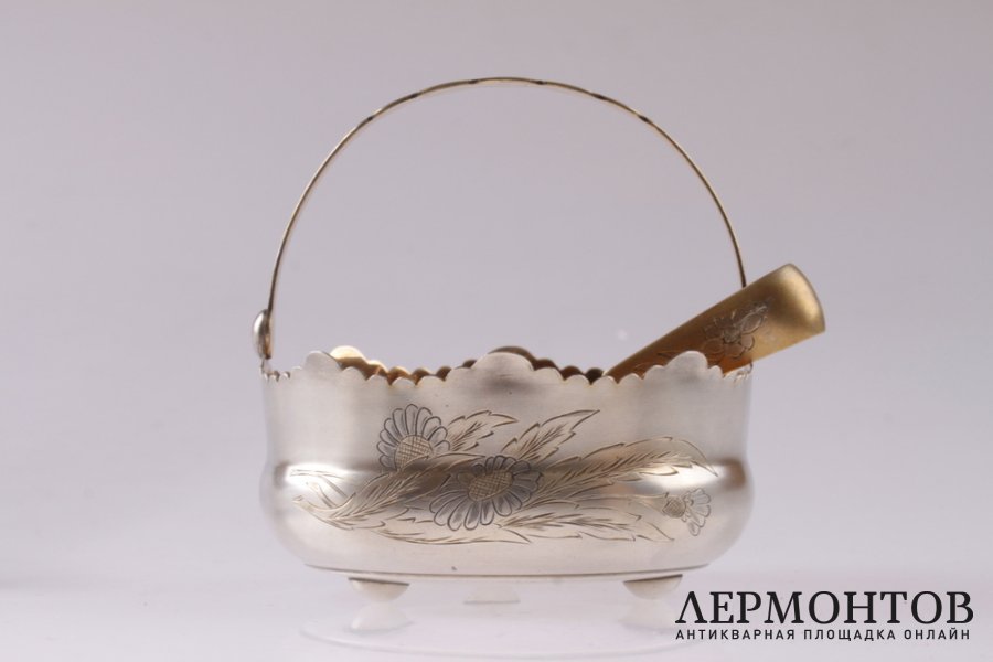 Сахарница с щипцами с узором. Серебро 875 пробы. СССР