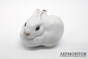 Статуэтка Заяц-беляк. Фарфор, роспись. СССР, ЛФЗ, 1950-60е гг.