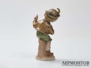 Статуэтка «Мальчик в баварском костюме». Фарфор, Wagner & Apel, серия Bertram, Герман
