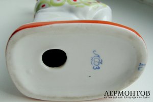 Фарфоровая композиция. Мама с ребёнком. Ручная роспись. СССР, ЛФЗ, 60-е годы.