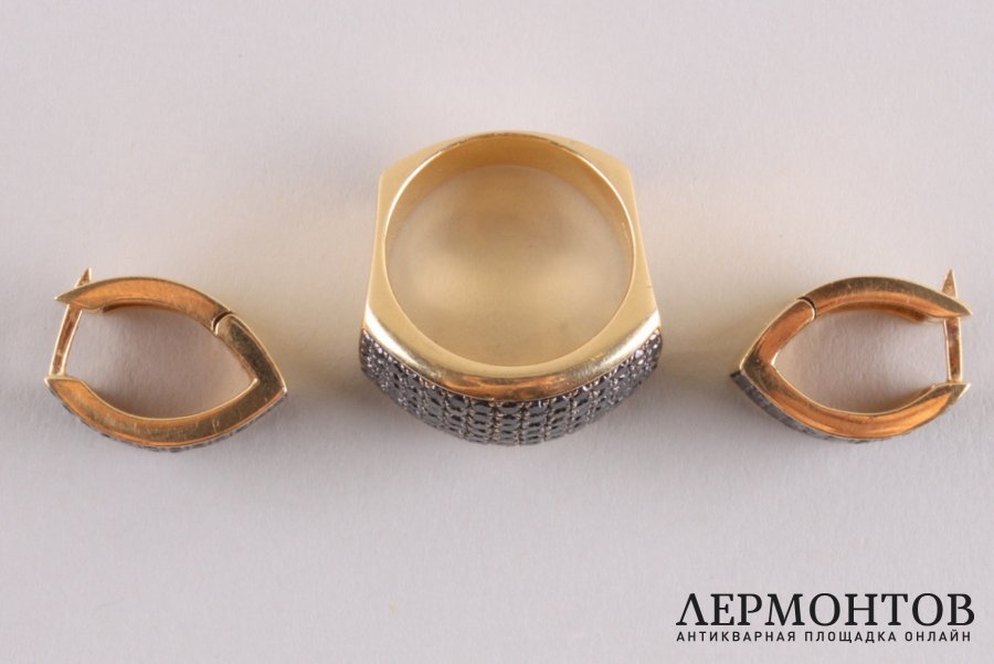 Набор из перстня и серег с черными бриллиантами ок. 4,14 ct. Золото. Бренд Melekkis