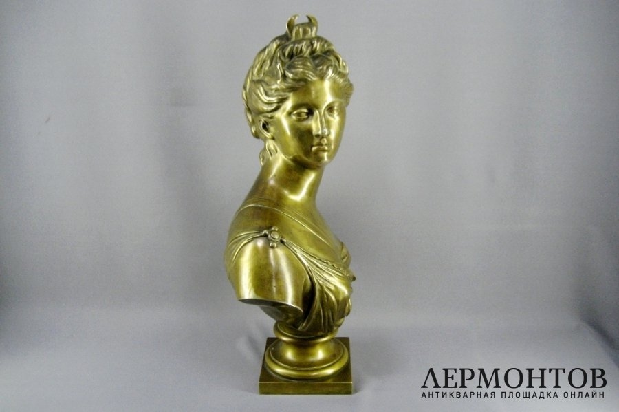 Кабинетная скульптура Диана. Бронза, патинирование. Франция, XIX век. По мод. Гудона.