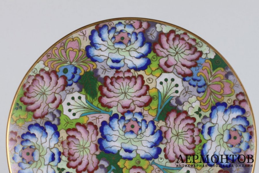 Блюдо с флоральным орнаментом. Клуазоне. Китай, 1950-70-е гг.