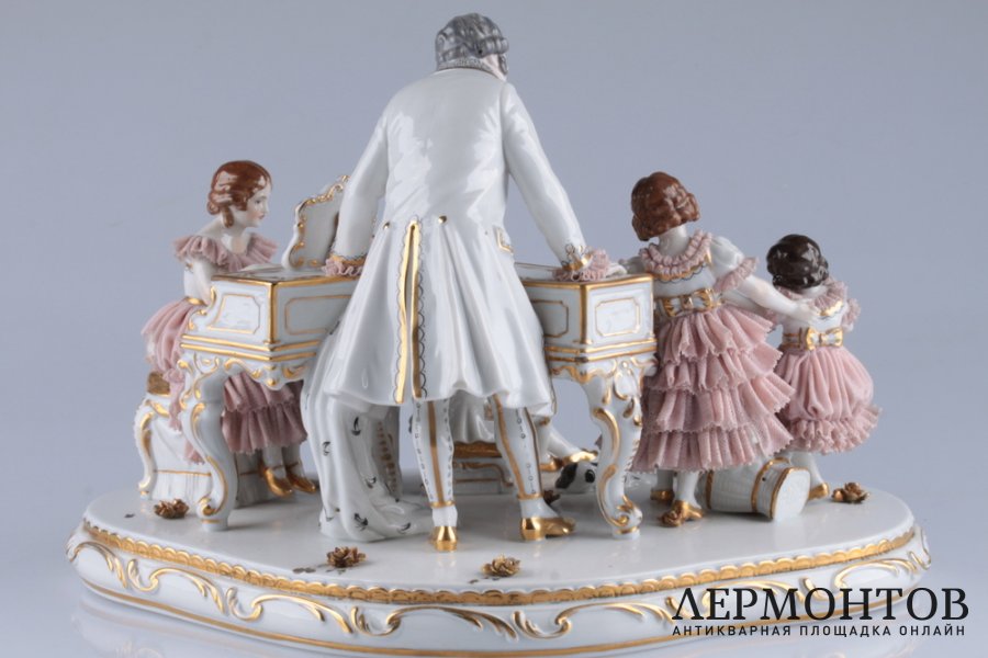 Статуэтка Музицирование. Германия, фабрика Мюллера, 1 пол. 20 в. Фарфор, роспись.