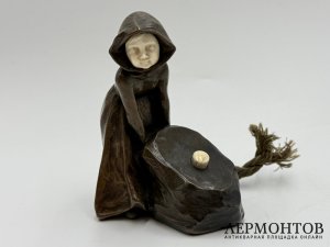 Статуэтка Девочка у камня в ст. Модерн. Австрия, П. Терещук, 1900-е гг. Бронза, кость