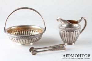 Чайный набор в родной коробке. Молочник, сахарница, щипцы. Россия, мастер СП, 84 пр.