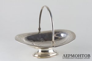 Сухарница в русском стиле. Россия, Москва, мастер И.И.,1888 год. Серебро 84 пробы. 